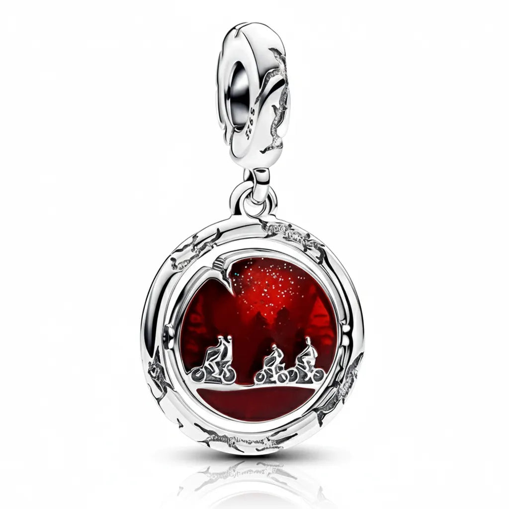 Berloque Stranger Things Mundo Invertido Banhado em Prata