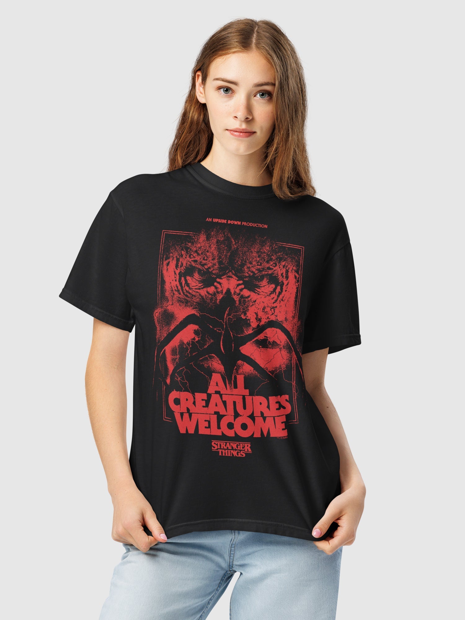 Stranger Things Todas as criaturas são bem-vindas Camiseta Comfort Colors